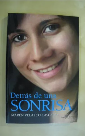 DETRÁS DE UNA SONRISA